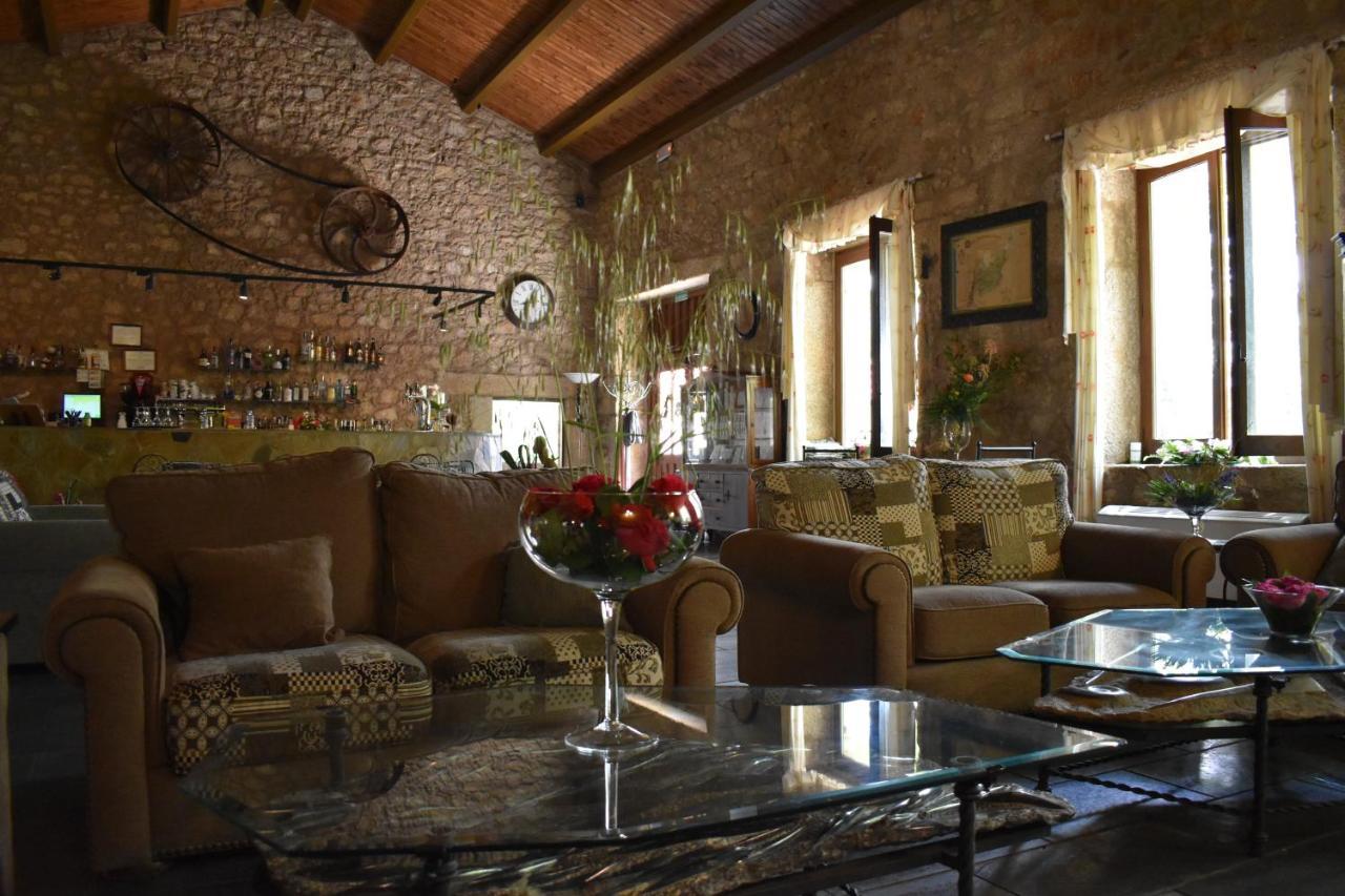 Hotel Rural A Velha Fabrica Valverde del Fresno Esterno foto