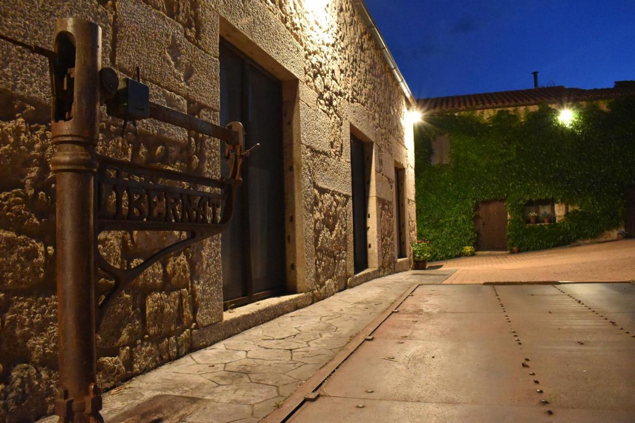 Hotel Rural A Velha Fabrica Valverde del Fresno Esterno foto